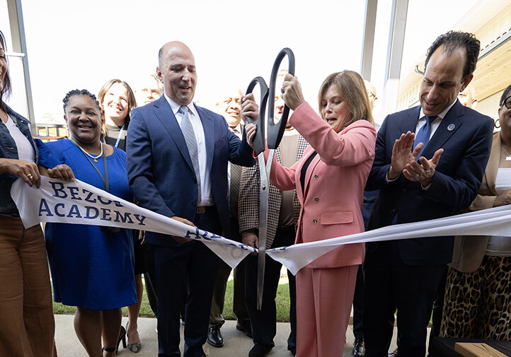 BesosLDGRussell0251 cropped